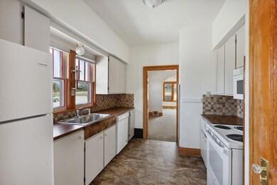 Kitchen to dining