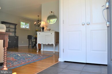 2407 Kirby Ct, Catonsville, MD 21228 - photo 5