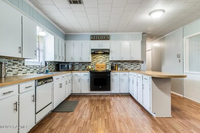 843 S Broadway-6