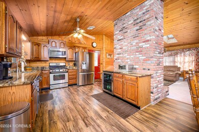 770_Farmingdale_Dr_%2811_of_40%29