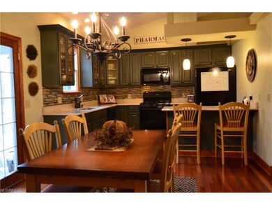 Excellent work space, charming cabinetry and a din