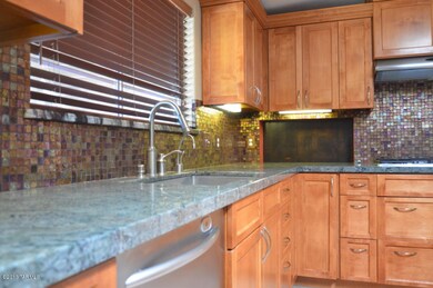 ELEGANT GRANITE COUNTERTOPS