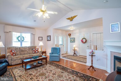 140 N Cacoosing Dr, Reading, PA 19608 - photo 4
