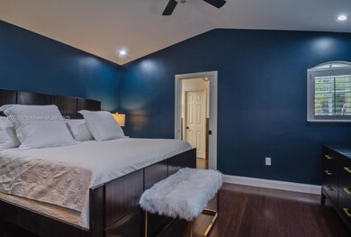 1140 Chestnut Ln unit 1140, Hollywood, FL 33019 - photo 6