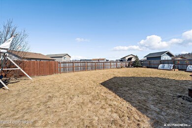 Large Fenced Yard - FALL TIME