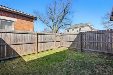 9-web-or-mls-1190-1196-e-long-st