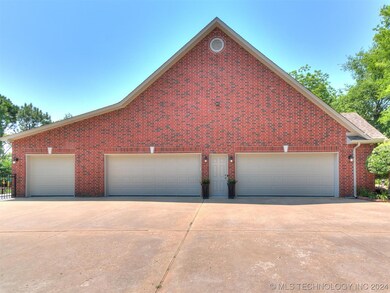 5-Car-Oversized Garage