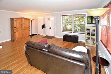 219 E Taylor Run Pkwy, Alexandria, VA 22314 - photo 3