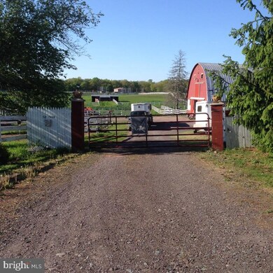 455 Alberdeen Rd, Mountain Top, PA 18707 - photo 2