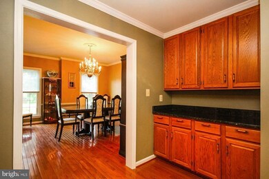 3009 Ashburton Manor Dr, Herndon, VA 20171 - photo 6