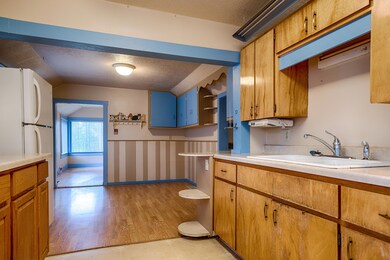 1139 7th  Ave E_07