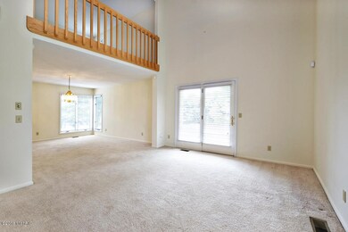7037 Foxmoor Ct. E-3