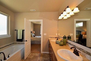 3666 SW Pumice Ave, Redmond, OR 97756 - photo 4