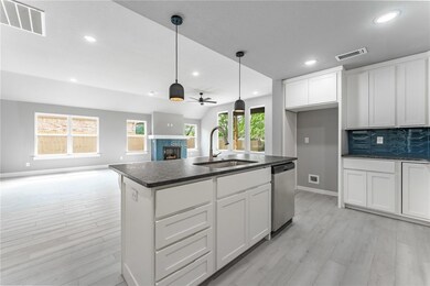 301 Silvaner St, Lowell, AR 72745 - photo 7