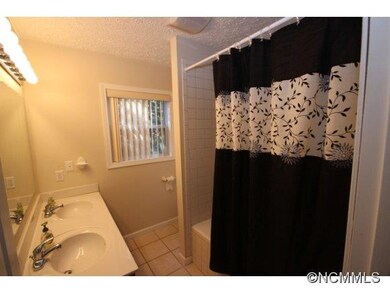 26 Smoke Tree Rd, Candler, NC 28715 - photo 4