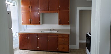 712 N Walnut St, Muncie, IN 47305 - photo 4