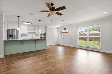 7414 Sandhurst Ln N, North Richland Hills, TX 76182 - photo 4