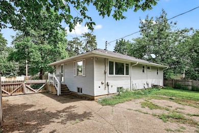 3213 W Old Shakopee Rd, Minneapolis, MN 55431 - photo 2