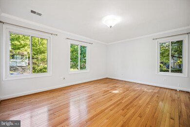 7916 Cypress Grove Ln, Cabin John, MD 20818 - photo 5