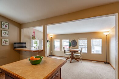 1629 14th Ave SE, Cedar Rapids, IA 52401 - photo 4