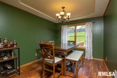 1015 W 60th St, Davenport, IA 52806 - photo 3