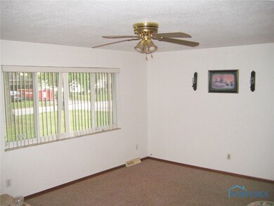 23897 W Meadow Dr, Genoa, OH 43430 - photo 7