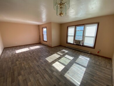 882 Lark Dr, Albany, NY 12210 - photo 6