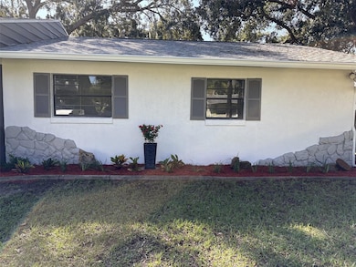 60 Outlook St, Umatilla, FL 32784 - photo 3