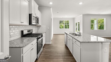 8196 Elkhorn Dr, Fairburn, GA 30213 - photo 5