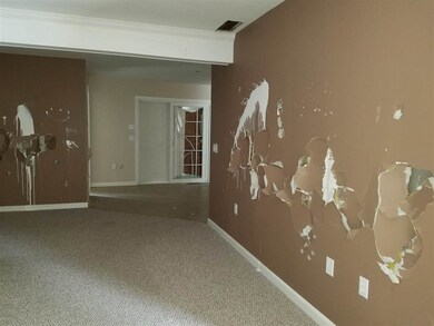 82 Hovey Rd, Londonderry, NH 03053 - photo 4