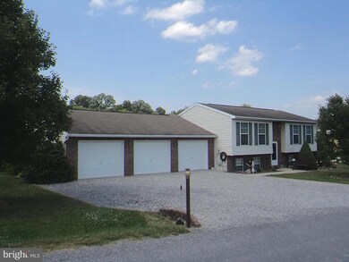 4055 Heiple Ct, Greencastle, PA 17225 - photo 2