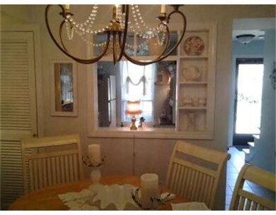 604 Windsor Dr unit Dr, Framingham, MA 01701 - photo 4