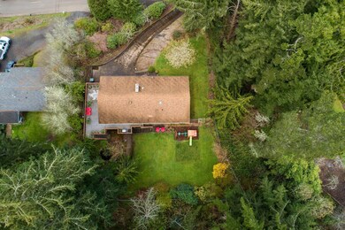 1643 SE Alder Way, Toledo