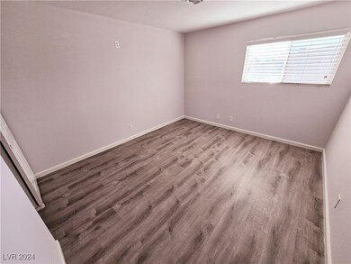 4360 Twin View Cir unit 3, Las Vegas, NV 89121 - photo 7