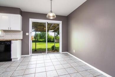 406LesterStWillard-3DiningRoom
