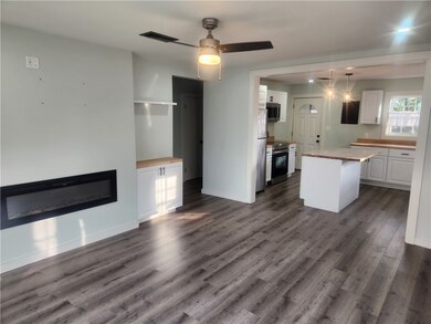 306 Hayes St, Clarksville, AR 72830 - photo 4