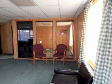3 office or living space