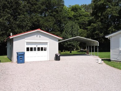 402 Oakdale St, Manchester, TN 37355 - photo 3