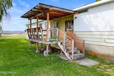 Covered Deck - Entry