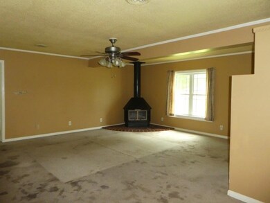 739 Gordon St, Blackshear, GA 31516 - photo 7