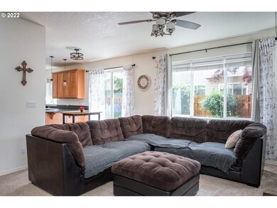 944 SW 18th Way, Troutdale, OR 97060 - photo 7