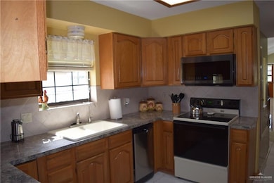 901 Citrus Dr, Alamo, TX 78516 - photo 5