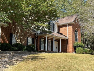Front of property with a front yard