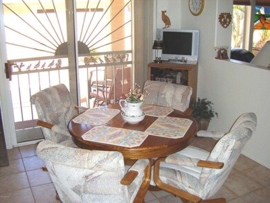 Las Brezas- Eat in Kitchen