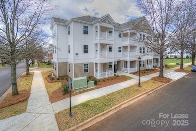 17905 Delmas Dr unit 301, Cornelius, NC 28031 - photo 2
