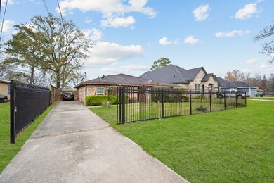 6933 Shotwell St, Houston, TX 77028 - photo 4