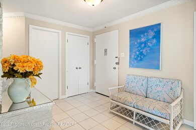 03-1211 Foyer 1B