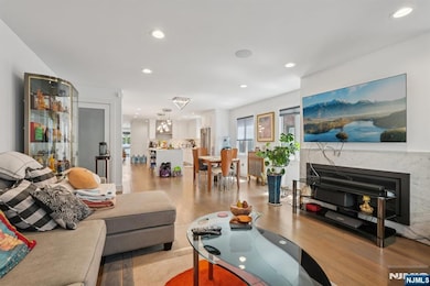 746 Undercliff Ave unit a, Edgewater, NJ 07020 - photo 2