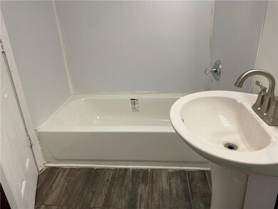 3057 Hawcreek Blvd, Columbus, IN 47203 - photo 7