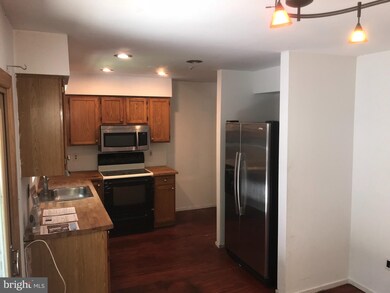 919 Newington Ct, Capitol Heights, MD 20743 - photo 3